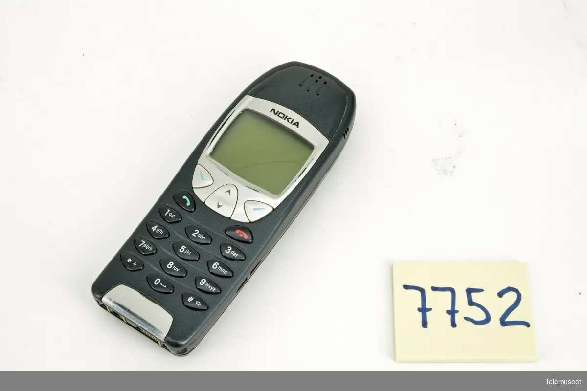 Nokia 6210
Dual band 900/1800
Taletid: 2.30 - 4.305t
Standby tid: 55 - 260t 
Bateri: Li-Ion 900mAh
Taletid: 1.40 - 3t
Standby tid: 35 - 170t
Batteri: Li-Polimer 600mAh