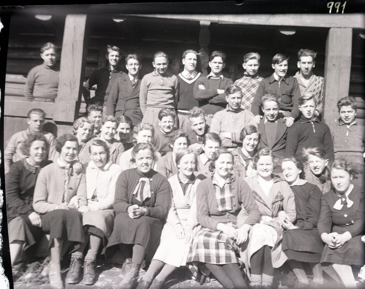 Gruppebilde av elevkullet 1937-1938.
