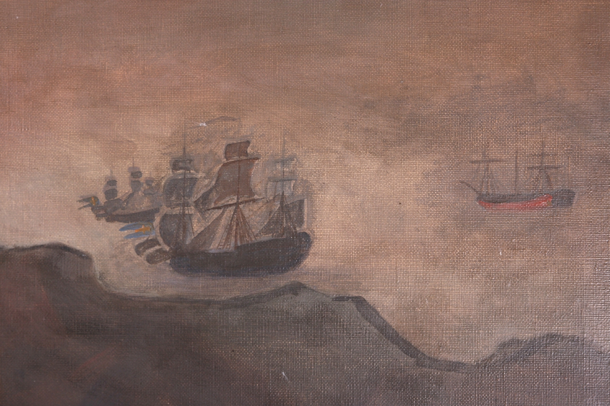 Portrett av Peter Tordenskjold i helfigur. Han er ombord på et krigsskip med en stor kanon foran og erobringen av Marstrand i bakgrunnen.