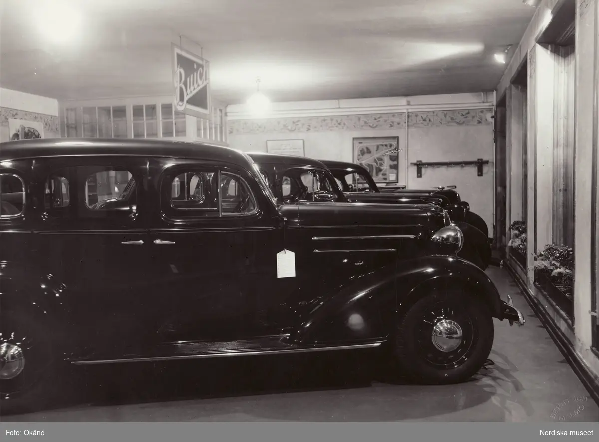 General Motors Nordiska Ab. "En Chevrolet 1935 hos en återförsäljare i Malmö".
