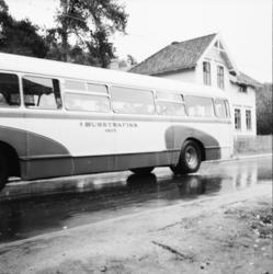 Vardens arkiv. "Trafikkontroll på Bøleveien". 09.09.1953
Me