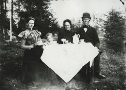 Engebret Hansen og Nikoline Abrahamsdatter Haugane, fra Haug