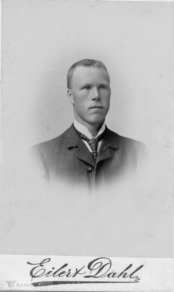 Portrett, Syvert Akselvoll, født Blø
