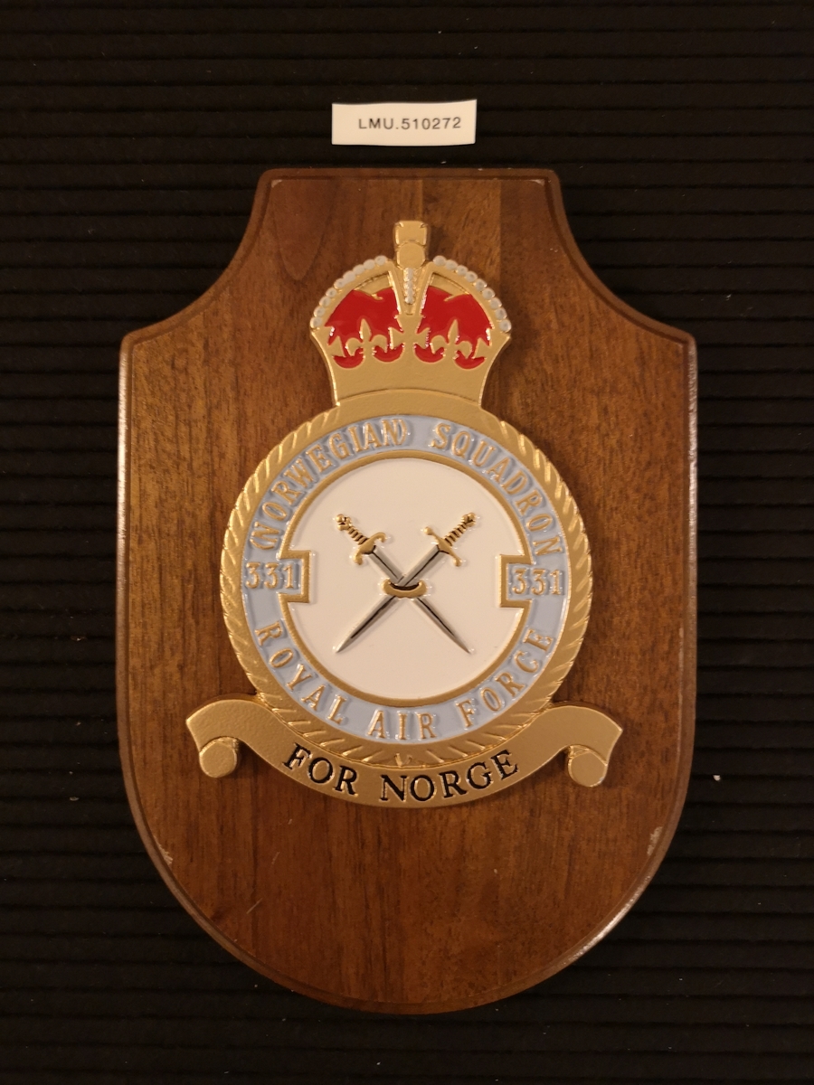 Crest fra 331 skv, som var en del av Royal Air Force under 2. verdenskrig. Se bilde for utfyllende tekst.