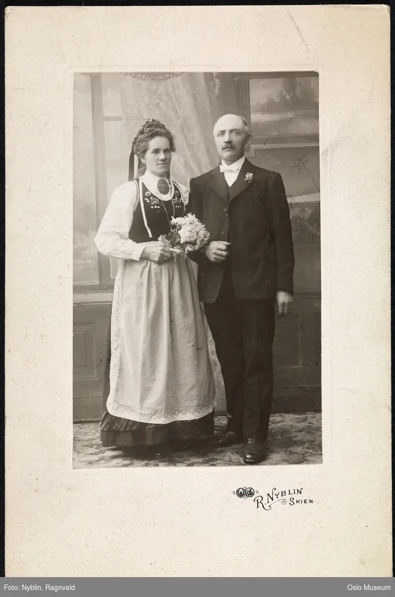 Brudeparet Johannes Noraberg og Asgerd Skretveit. - Oslo Museum ...