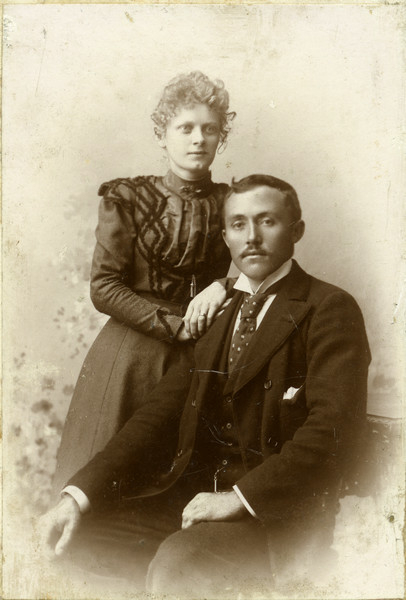 Paul Gerhard Rinnan fra Holm i Øksnes med sin hustru.