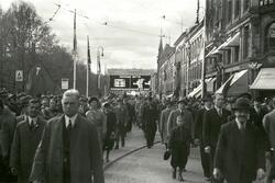1. mai 1938 i Oslo. Transparent: Fascisme betyr konsentrasjo