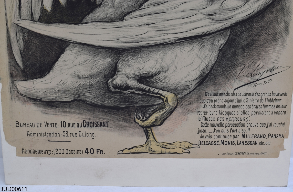 Två affischer monterade på pappskivor. Affischerna föreställer karikatyrer av Henri Maret och Ludovic Trarieux, målade som en råtta och en höna.