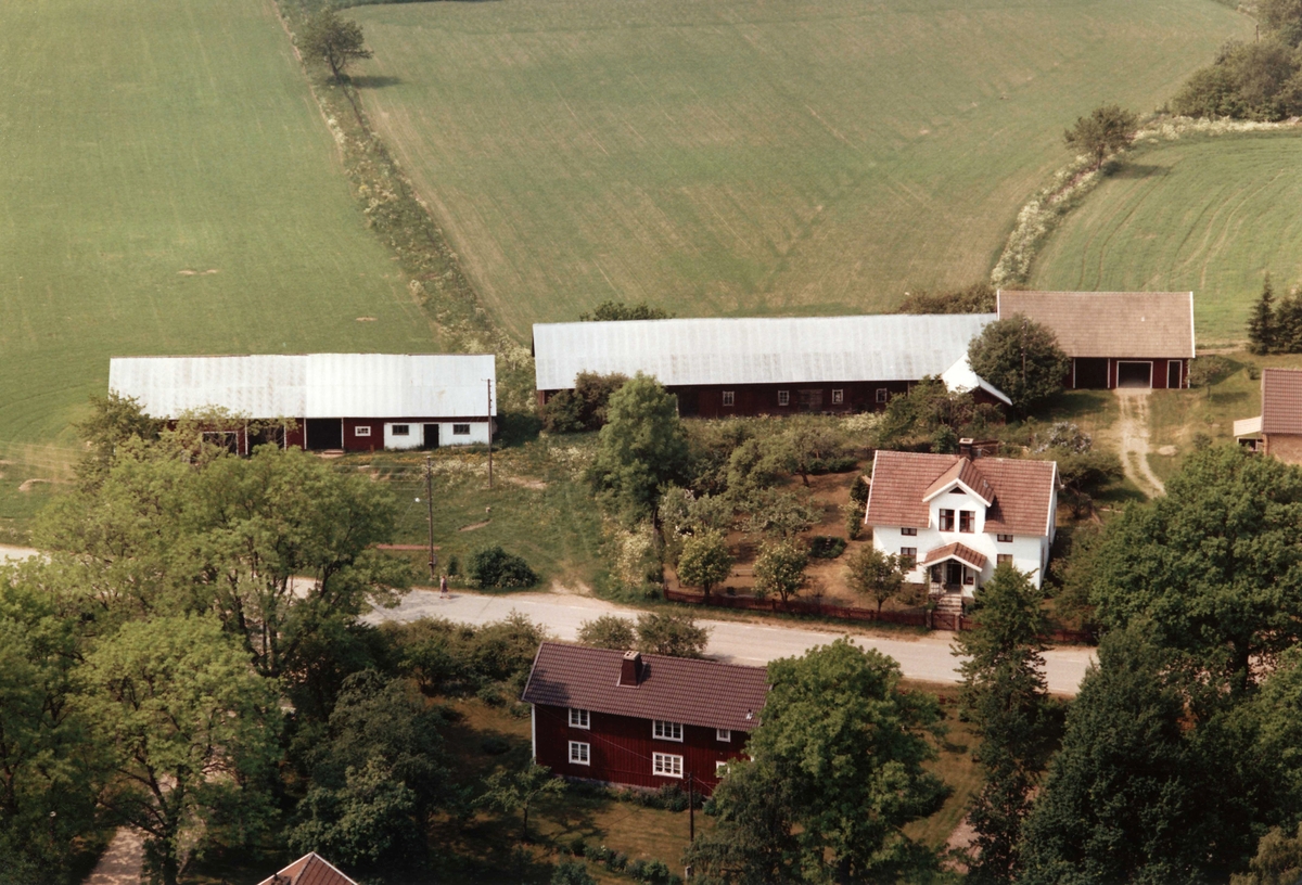 Flygfoto över fastigheterna Kättorp 7 och Kättorp 10 i Hultsjö Jönköpings län.