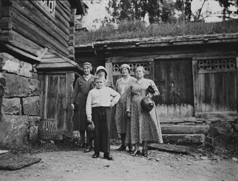 Tur til Maihaugen, ca 1932. Foto: Per Bjørnstad/Mjøsmuseet. (Foto/Photo)
