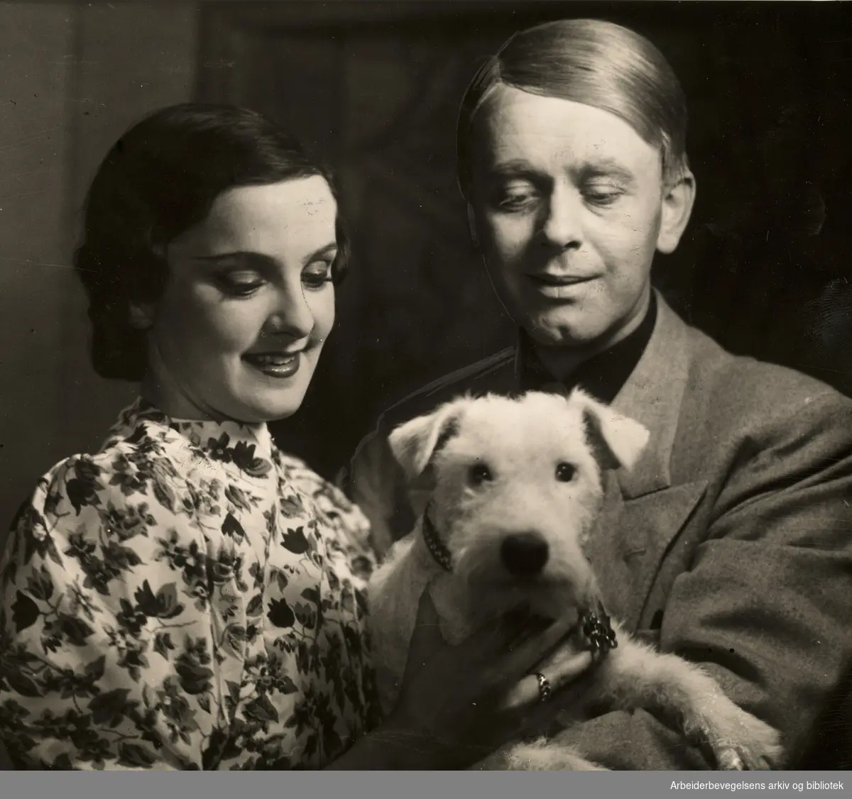 Nanna Stenersen og Per Aabel i stykket "Tjafs" på Centralteatret, juni 1939.