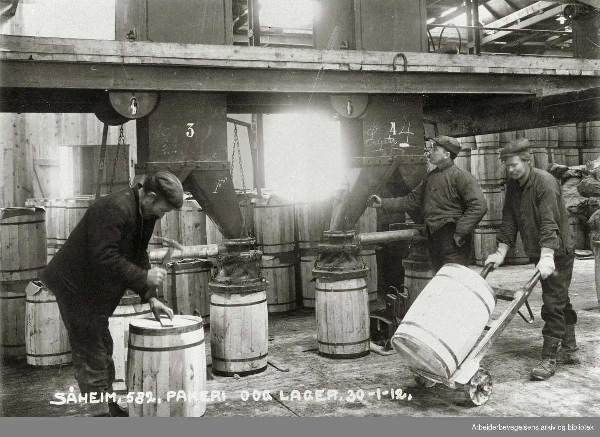 Salpeterpakkeriet på Norsk Hydros fabrikker på Rjukan, 30. januar 1912.