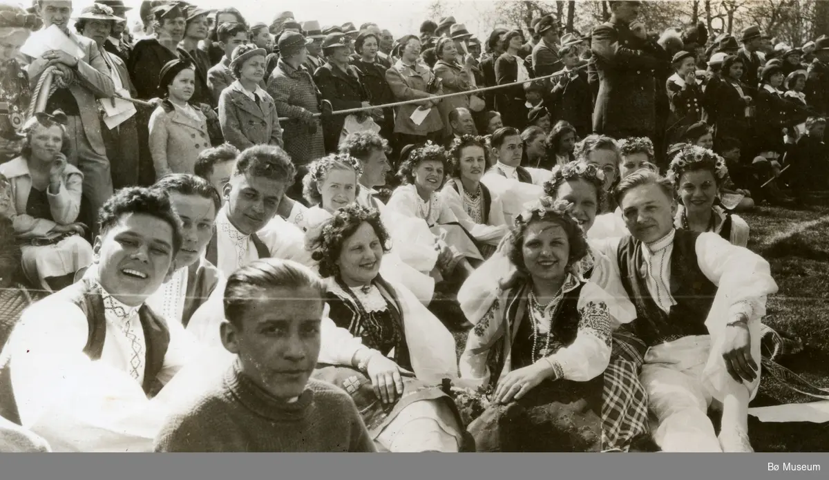 Folkedansarar frå Litauen i Prospect Park Brooklyn 2. mai 1933