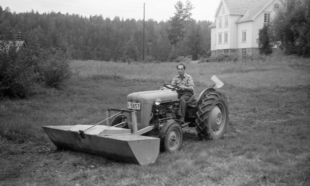 Traktor med vibratorpakker. 