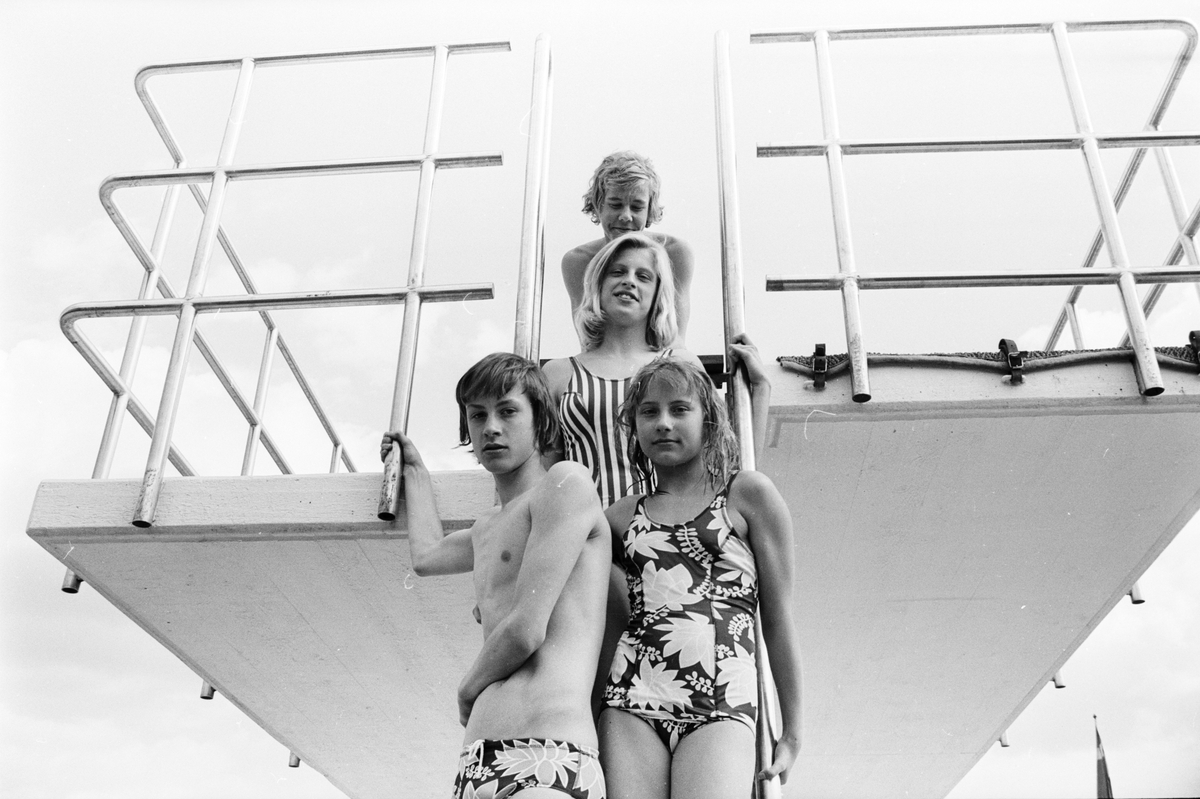 Anneli Rundlöf, Ambjörn Åkerman, Anna Lena Lundin och Björn Guttman tillhörde de simmarungdomar som var på träningsläger i det nyöppnade Vendelbadet