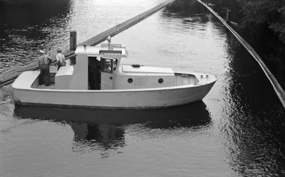 Tur til Haldenvassdraget 29. -30/8 1962. Varpebåten "Tista Kanal"