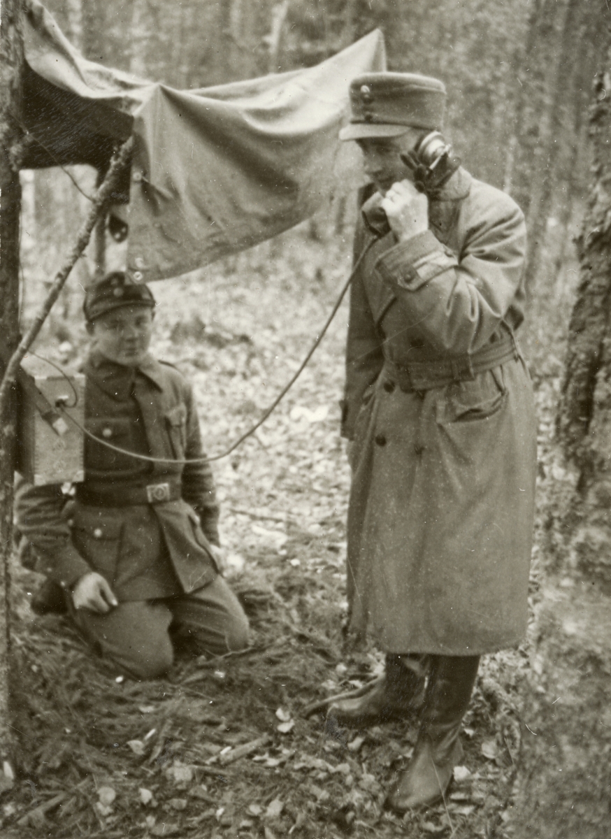Text i fotoalbum: "Från militärtävlingarna".