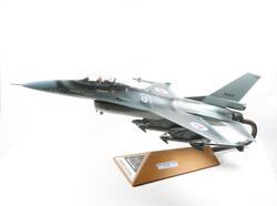 F-16 Fabrikk Modell