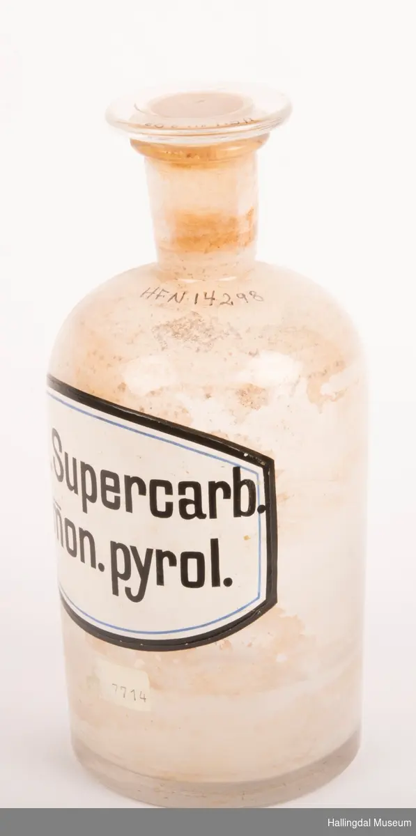 Glassflaske med Liq. Supercarb. amon.pyrol.