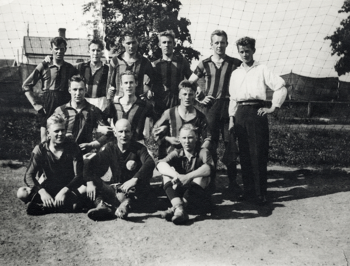 Växjö bollklubb ca 1928-1930. Gamla idrottsplatsen vid Oxtorget, Växjö.