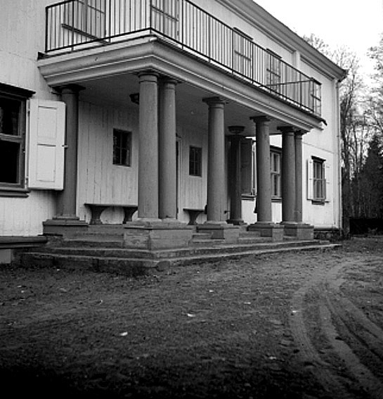 Verandan vid Apertins herrgård.Fotografens ant: Godsägare Viberg Apertin Kil 1942