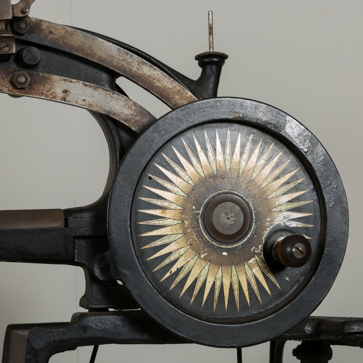 Pedaldrevet symaskin for en skomaker