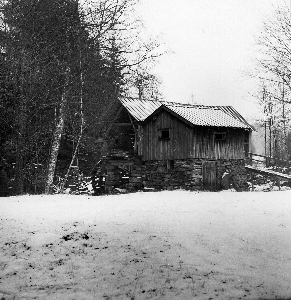 Södra Unnaryds sn. Brunnsbacka Kvarn, såg och sågvattenhjulet.