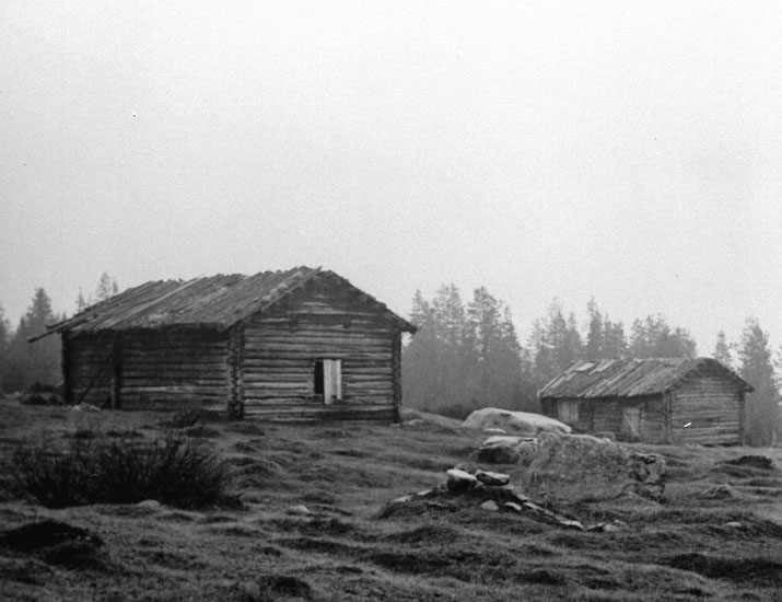 Rökstuga i Aspliden, Södra Finnskoga, flyttades till Dalby Hembygdsgård