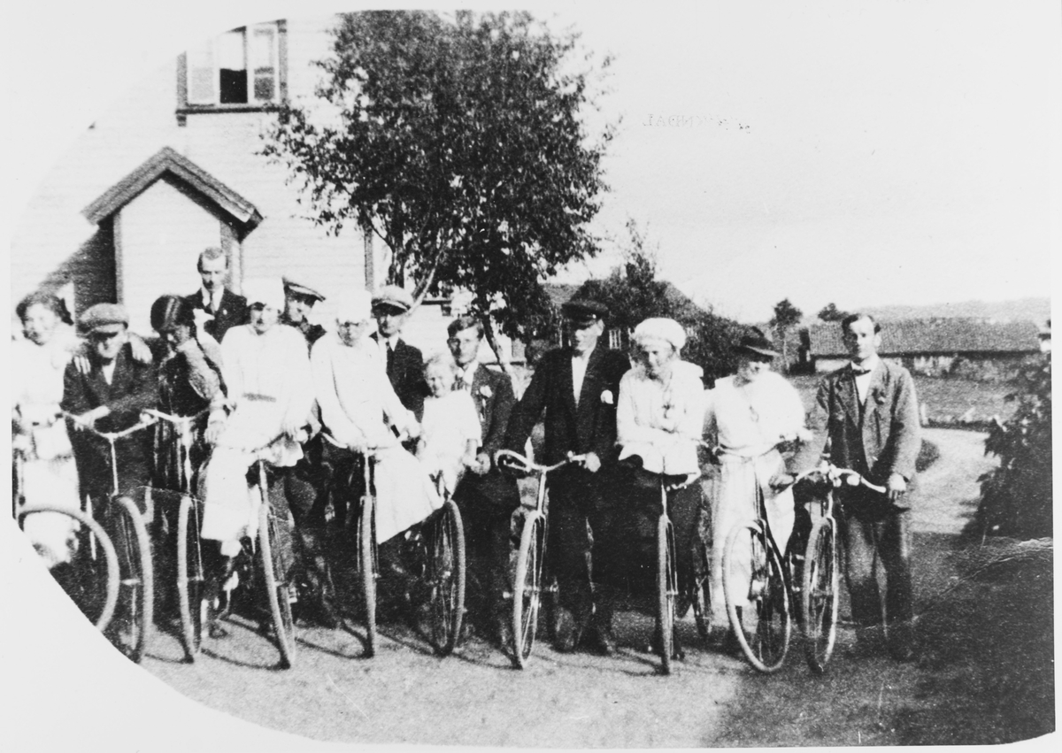 Sykkeltur, ca. 1923.