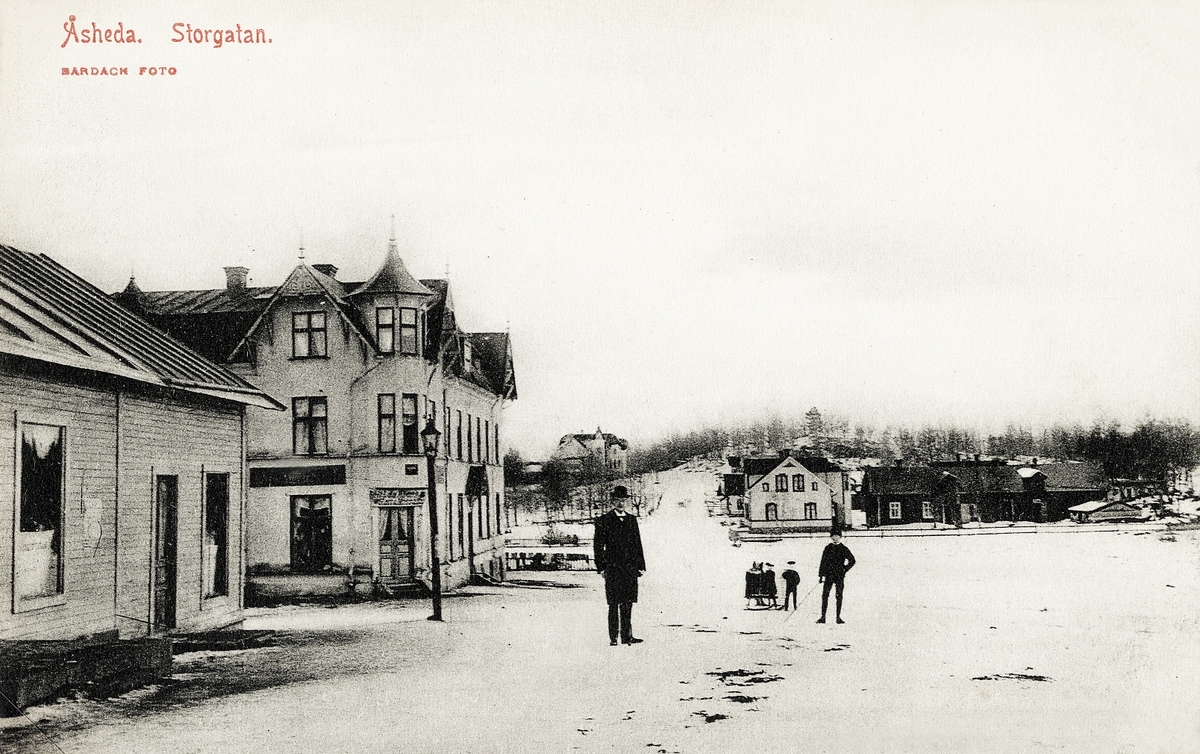 Storgatan, Åseda ca 1910, med vy mot Brudberget.