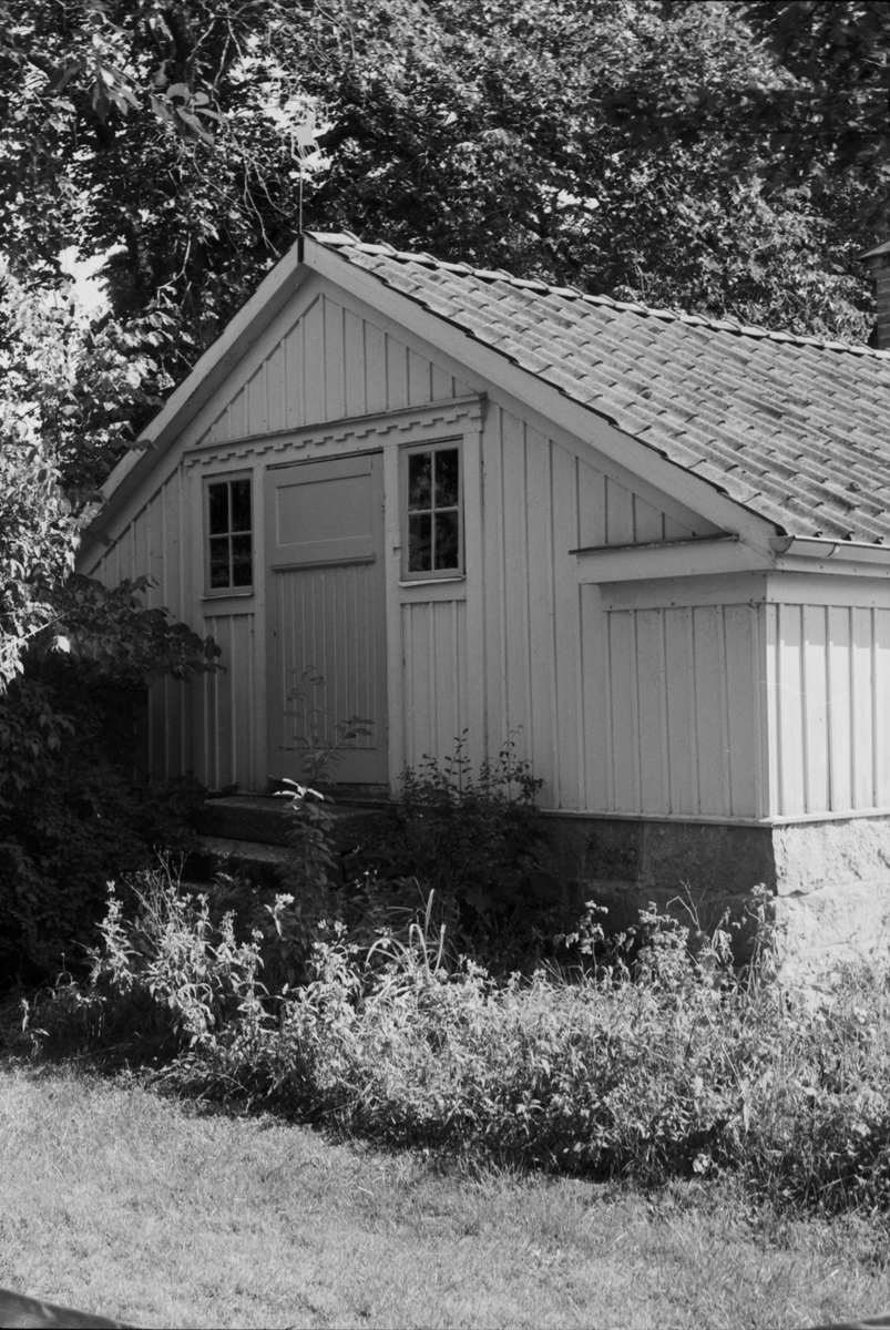 Uthus och källare, Finnsta 1:2, Finnstaborg, Vänge socken, Uppland 1984