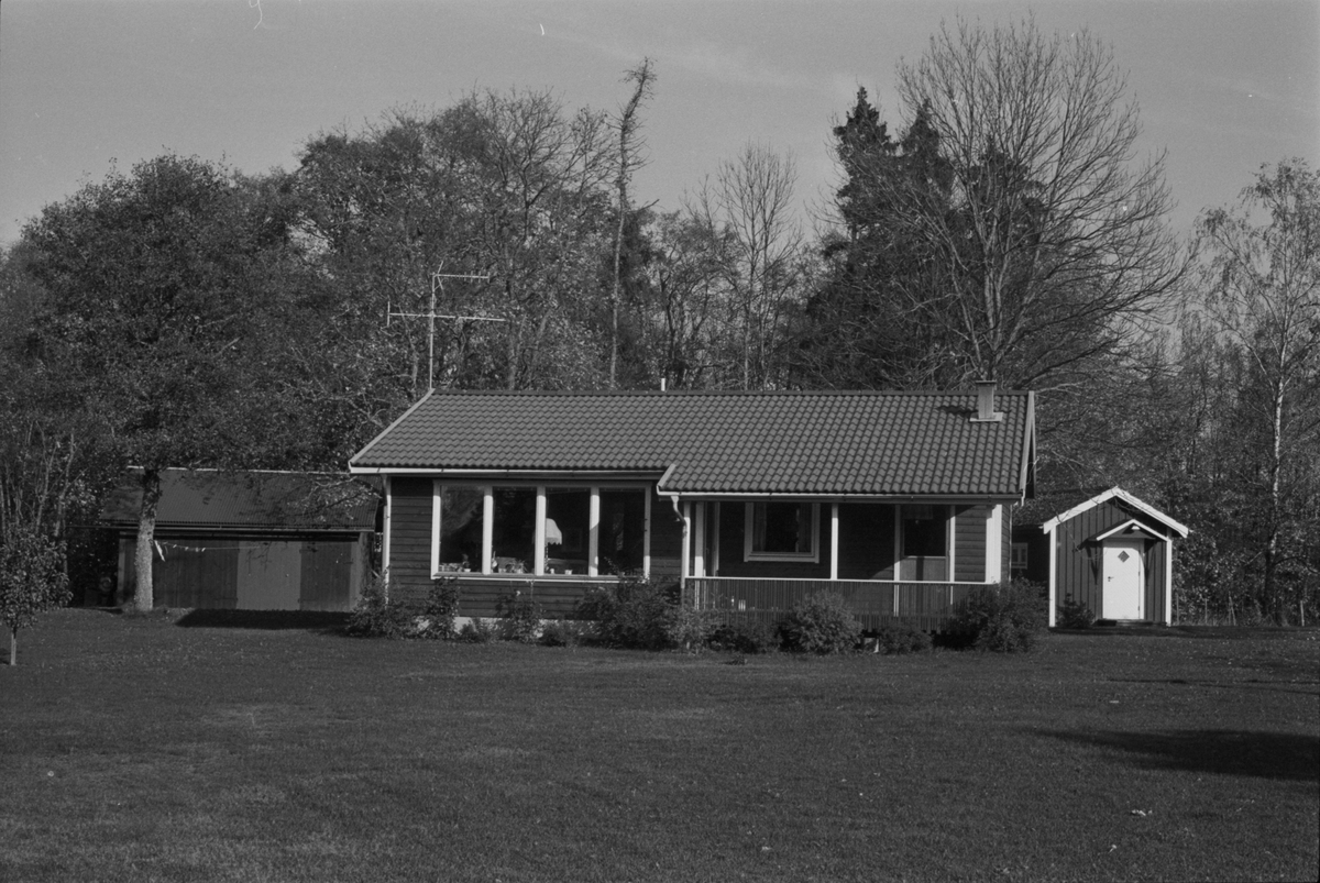 Bostadshus och uthus, Ålands-Västerby 17:1, Åland socken, Uppland 1984