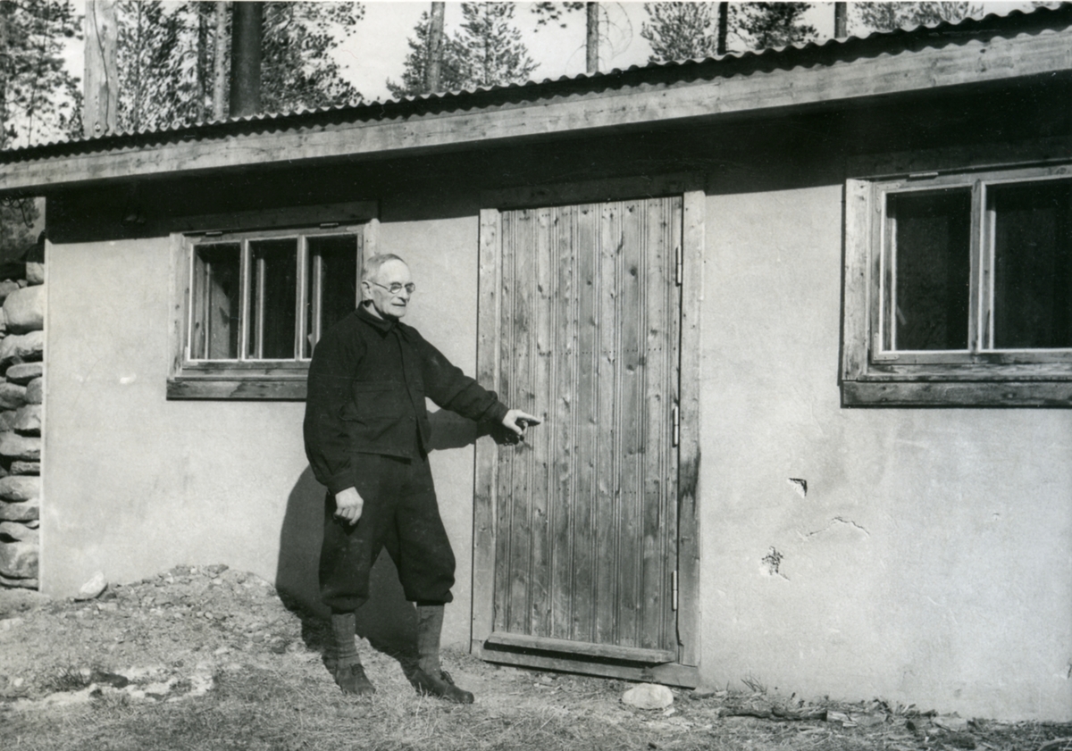 Thorleif ved klekkeriet 1961