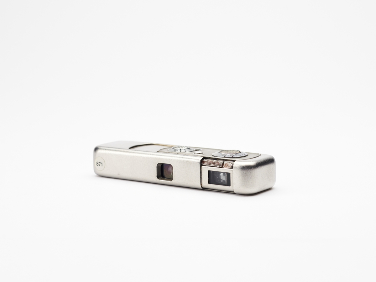 Minox Riga er et subminiatyr-spionkamera designet av Walter Zapp (1905-2003) og produsert på fabrikken VEF (Valsts Electro-Techniska Fabrika) i Latvia ca. 1937.
Kameraet er utstyrt med et Minostigmat f3.5/15mm objektiv. Det anvender 9,5 mm film på kassett og gir et negativformat på 8 x 11 mm.