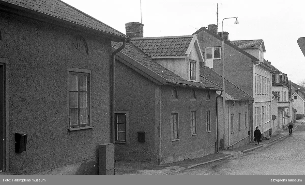 Byggnadsinventering 1972. Tunnbindaren vid Nygatan från öster.