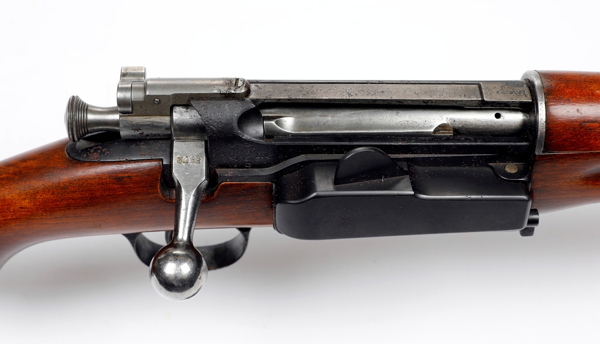Gevær, rifle, repeter, 
Krag-Jørgensen Kavalerikarabin M/1895 6,5 mm.