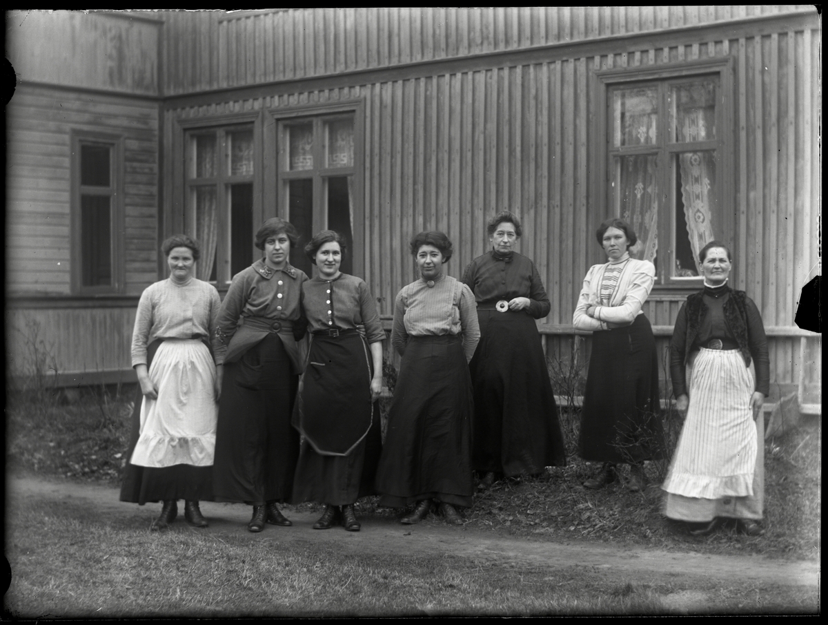 Arbetande vid syfabriken i Finnerödja