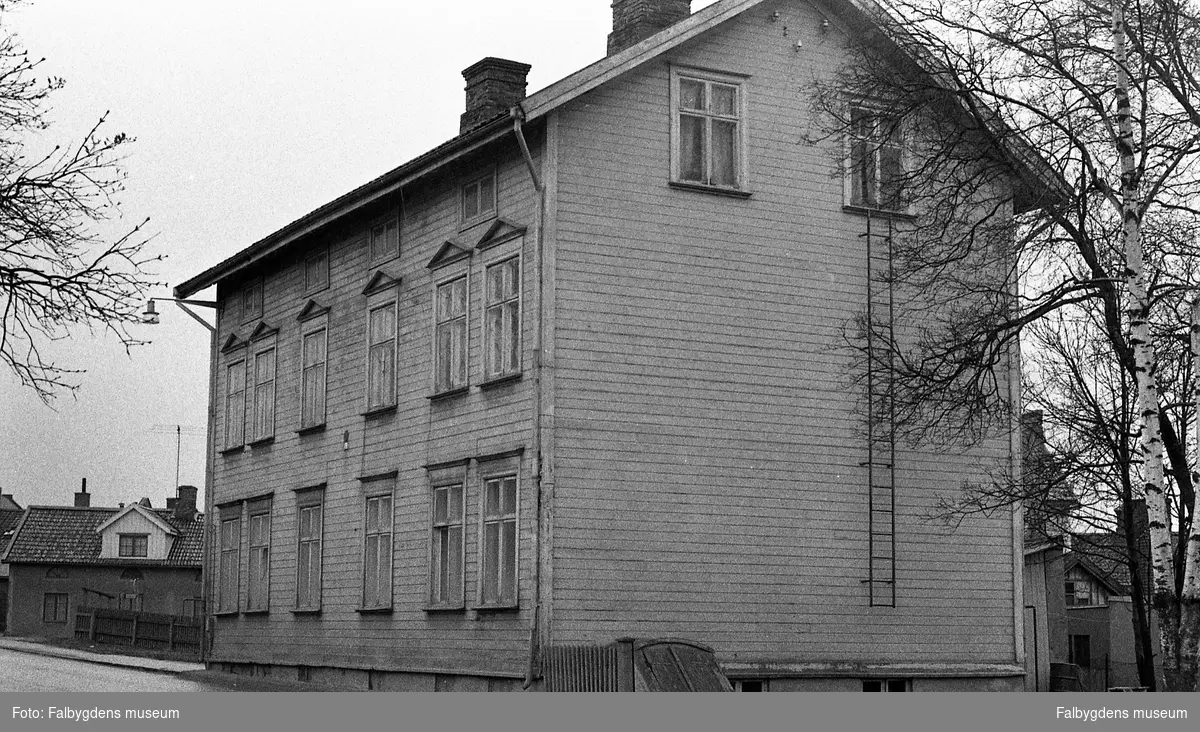 Byggnadsinventering 1972. Bagaren 6 vid Östertullsgatan. Bostadshus.