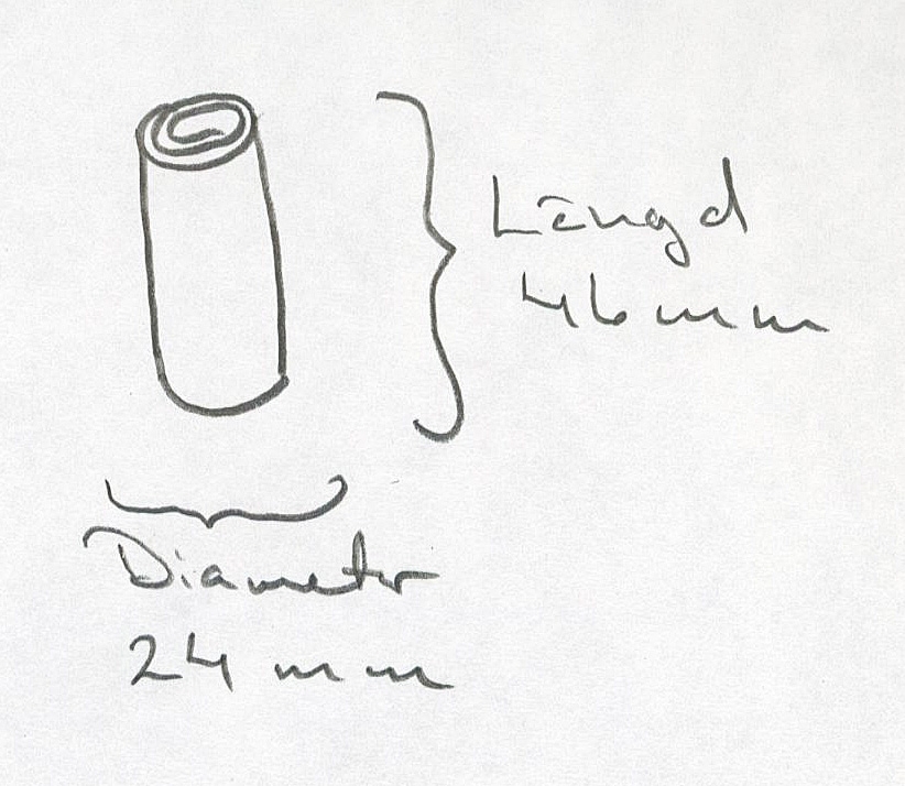 Flöte av näver. Flötet består av en bit hoprullad näver i form av en cylinder med hålrum i mitten.