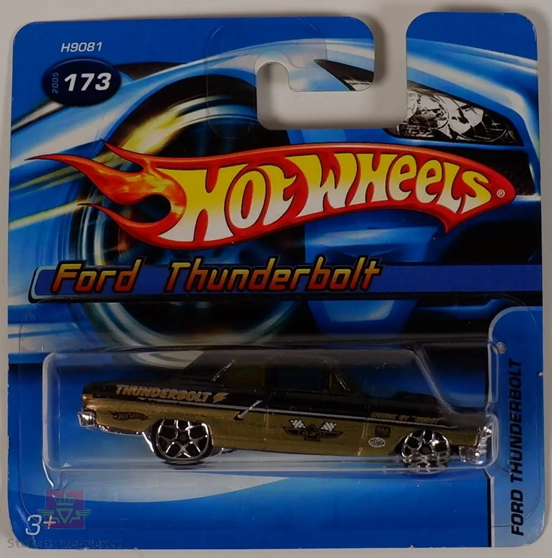Modellbil av en Ford Thunderbolt, modellbilen er farget beige.