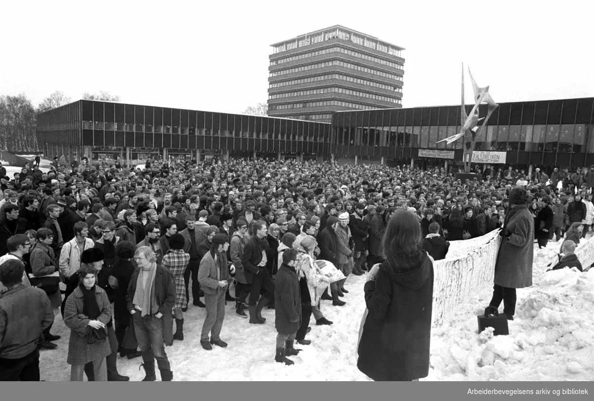 Universitetet Blindern i Oslo, 99 % av studentene streiket, mars 1970.