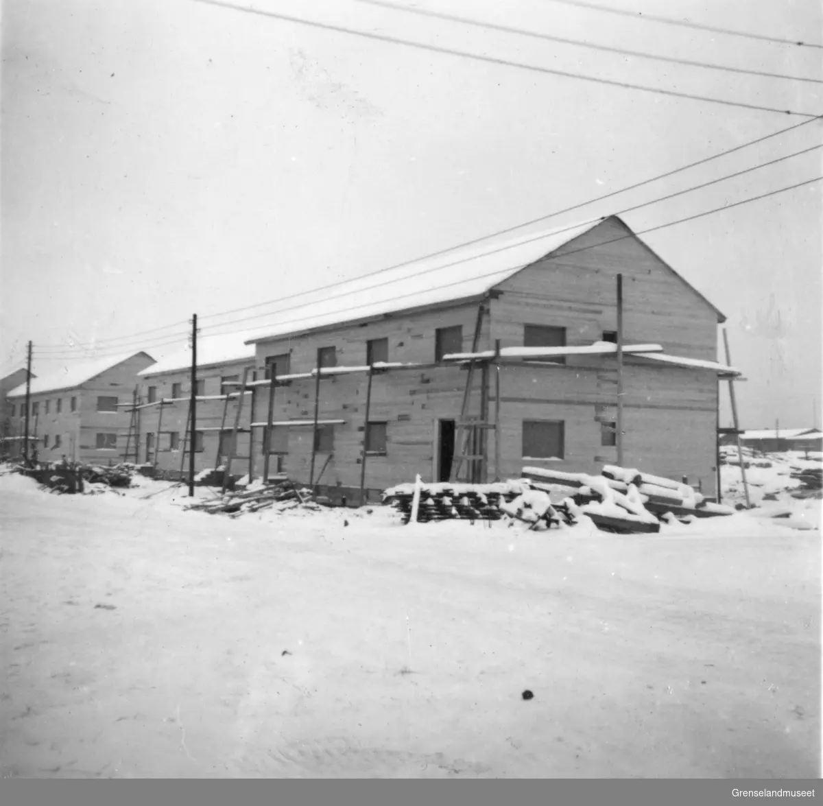 Kirkenes november 1946, boligene i Kvartalet gjenoppbygges.