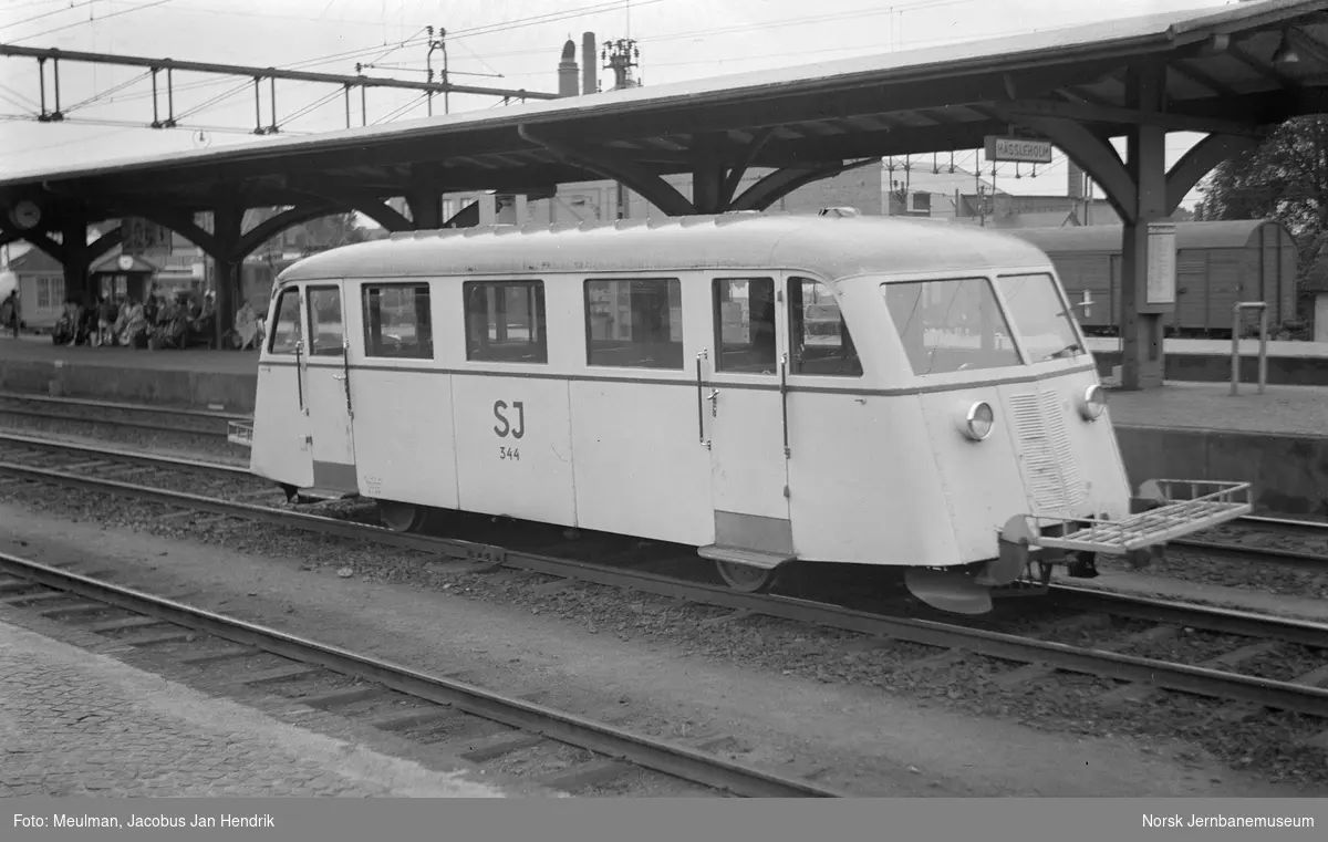 Statens järnvägars Hilding Carlsson motorvogn litra Y nr. 344 for 1435 mm sporvidde på Hässleholm stasjon