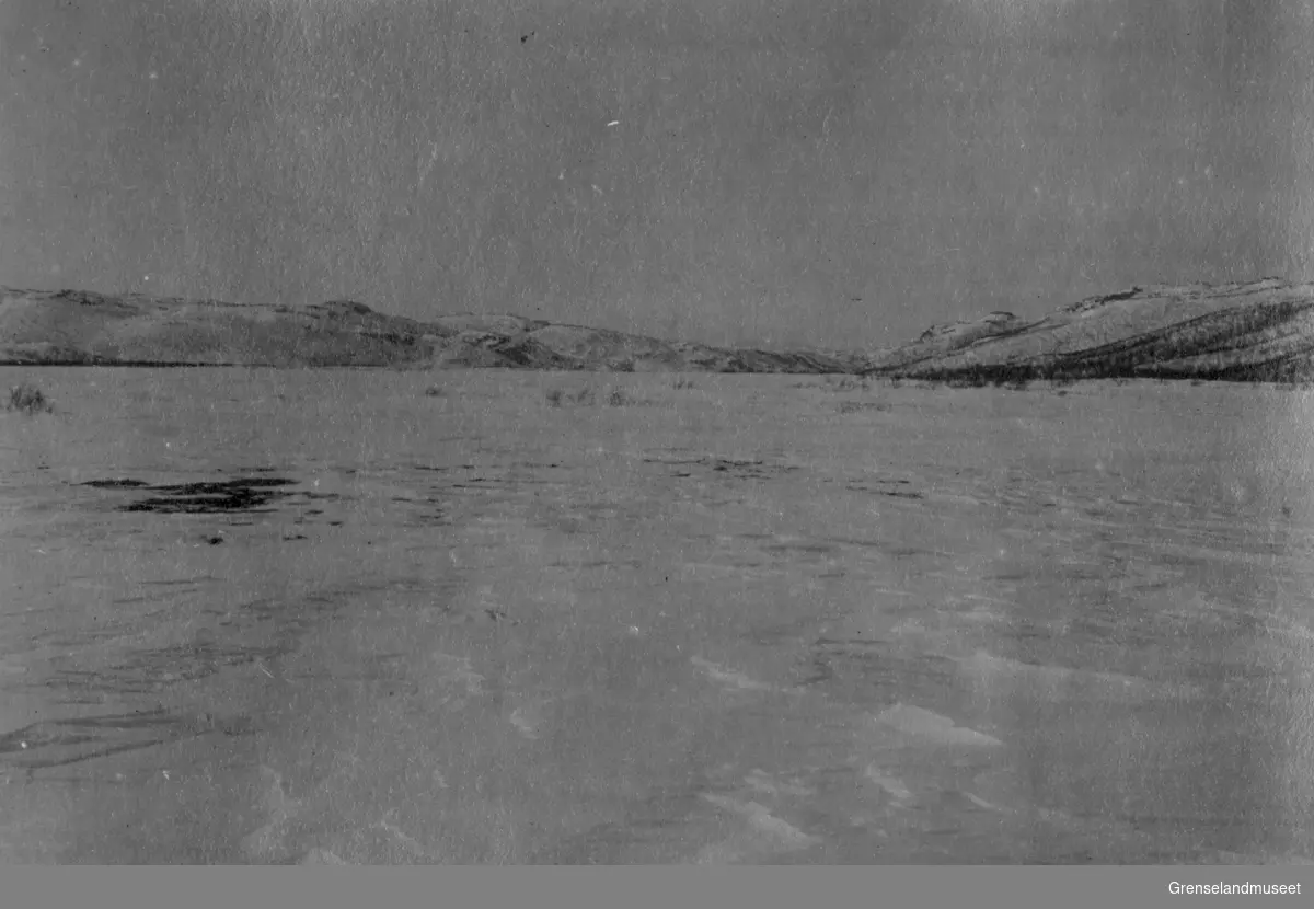 Bassenget ovenfor Adamsfoss, sett fra fossen, ca 1919.