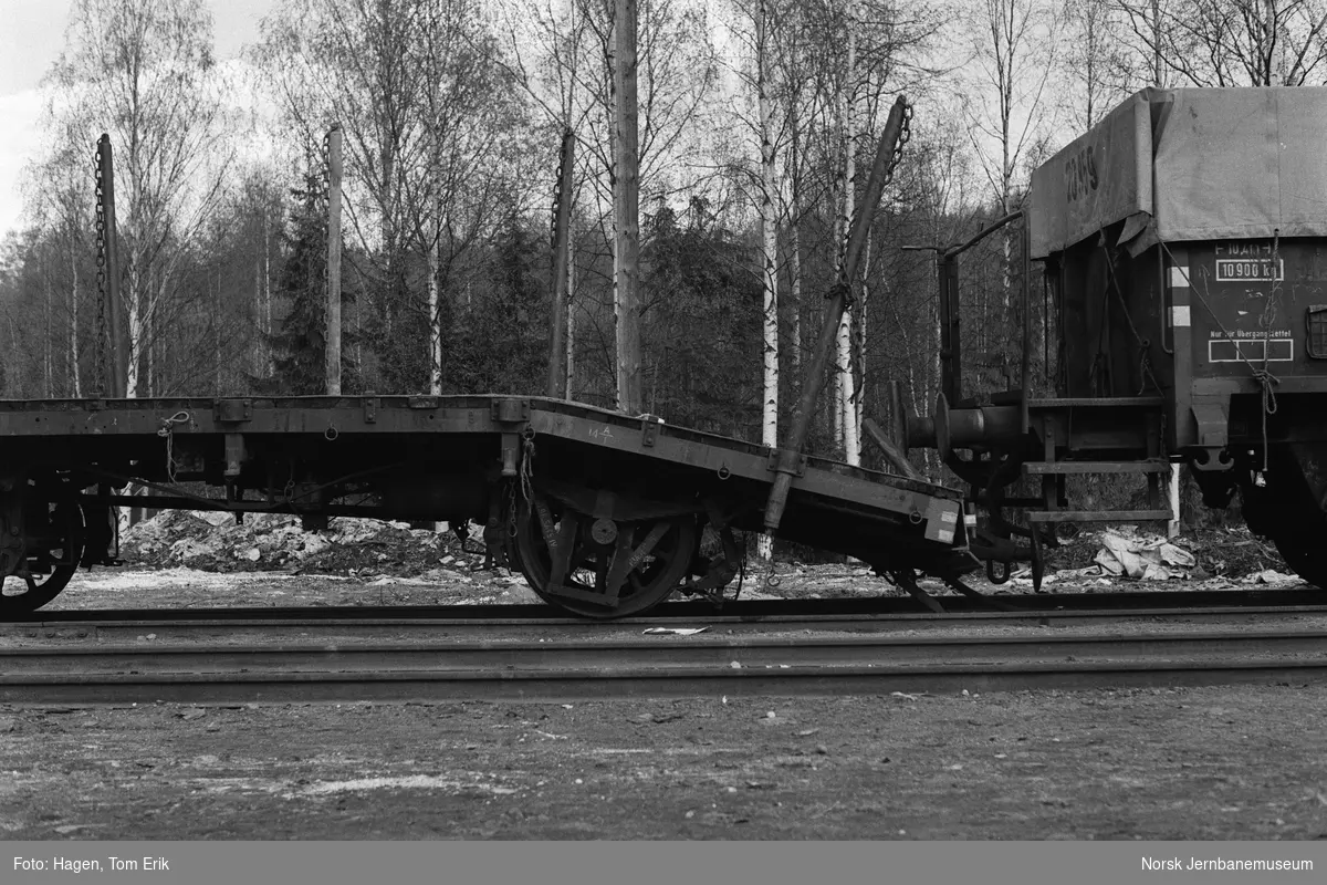 Avsporet og skadet godsvogn litra Tl3 type 1 nr. 14544 ved Toten Cellulose sidespor ved Nygard etter sammenstøt med elektrisk lokomotiv El 11 2089