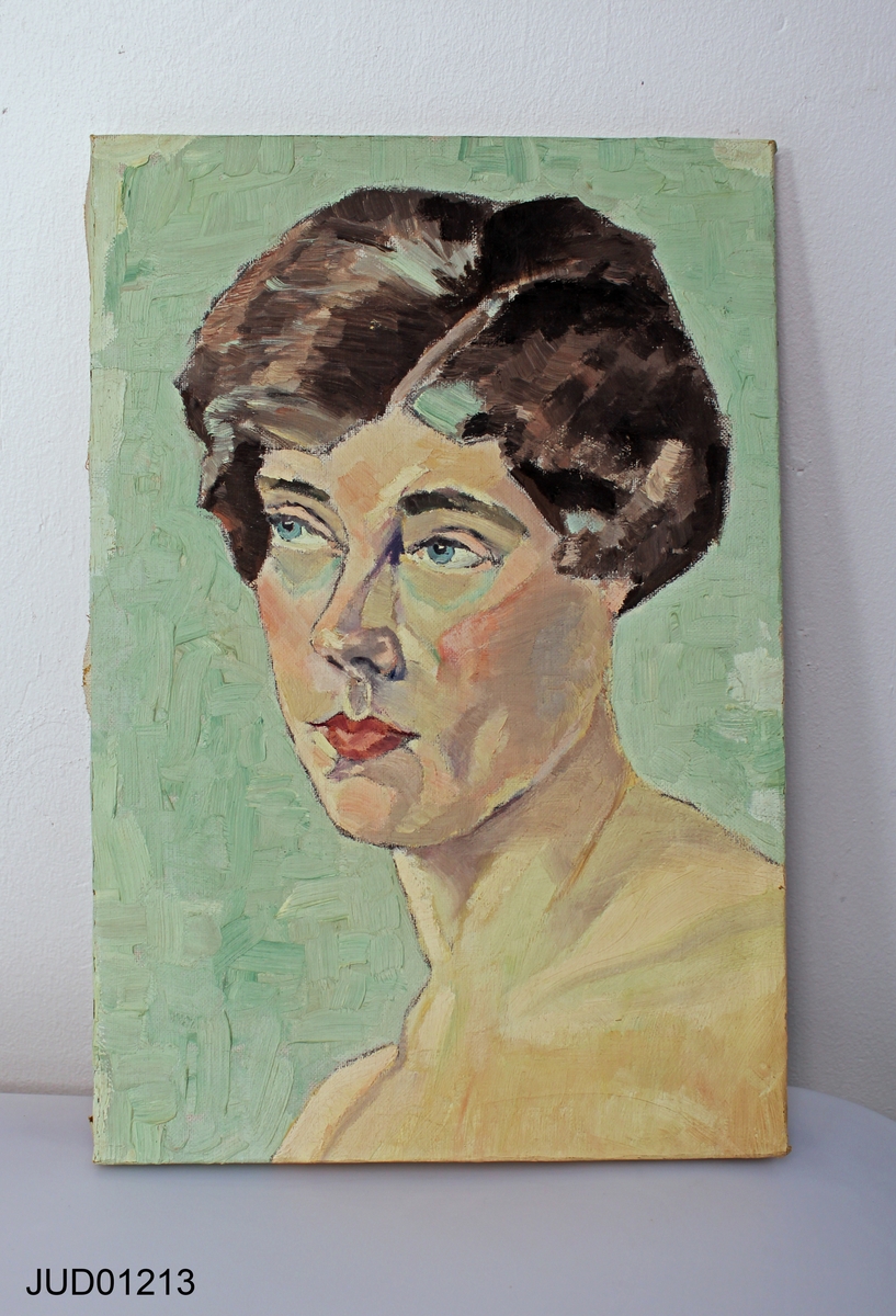 Oramad oljemålning. Porträtt av oidentifierad kvinna mot mintgrön bakgrund