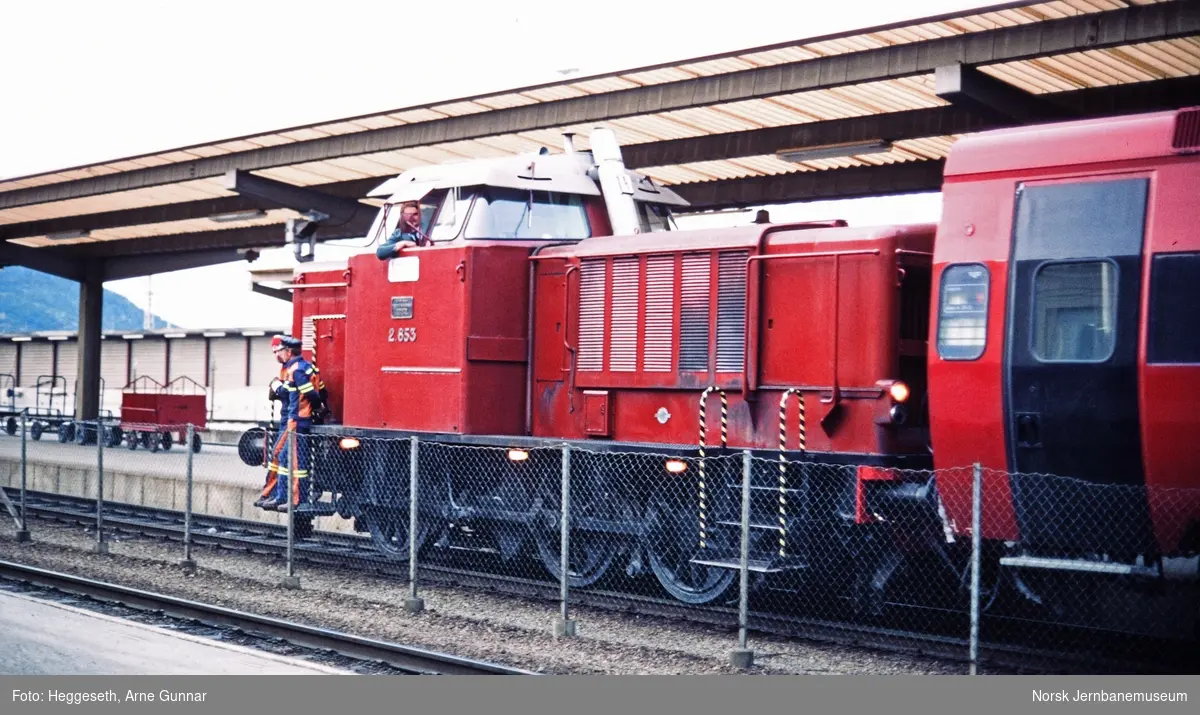 Diesellokomotiv Di 2 nr. 853 i skiftetjeneste på Trondheim stasjon
