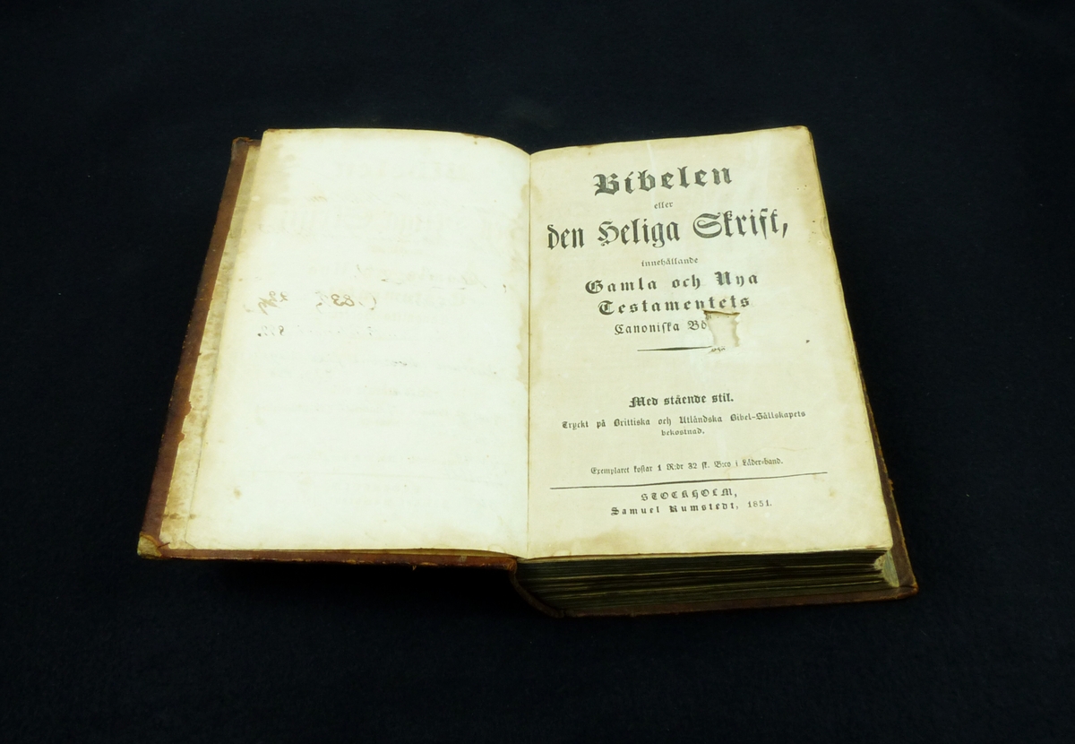 Bibel. Inbunden, tryckt 1851.