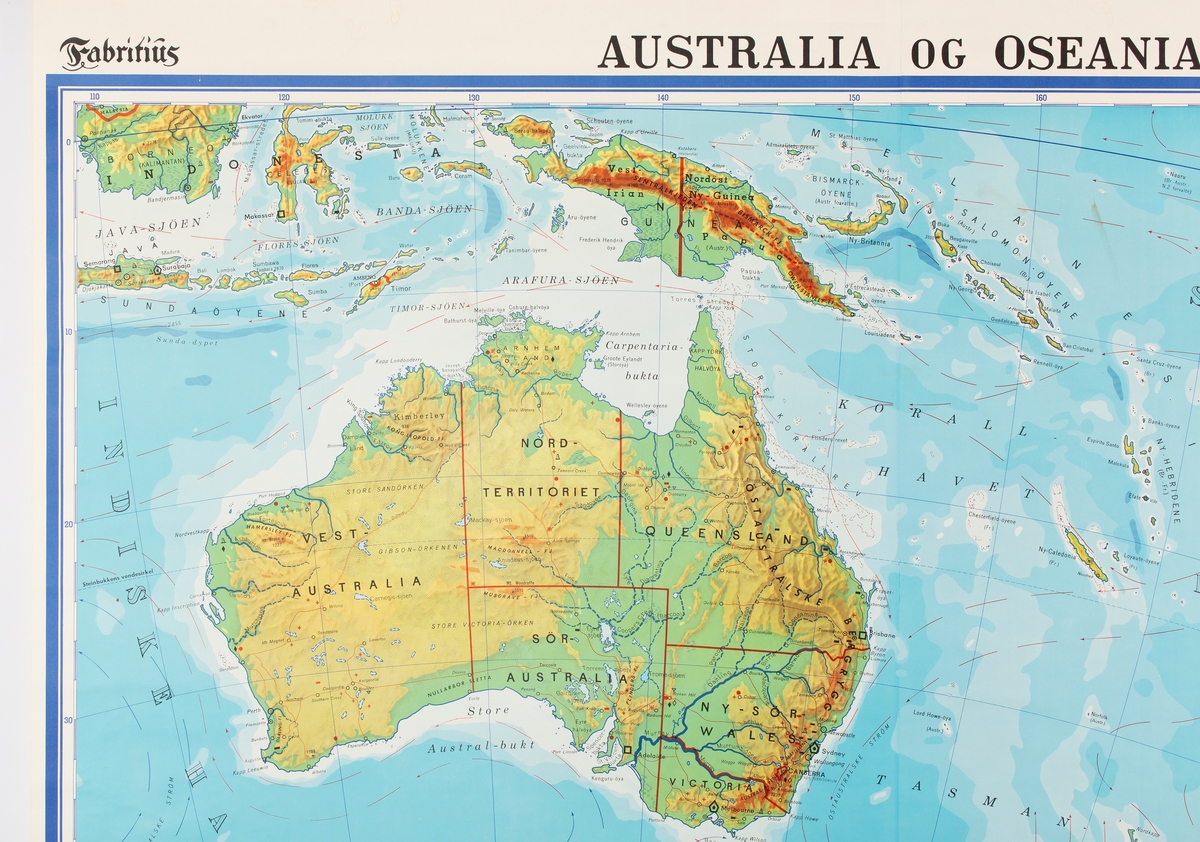 Skolekart, viser Australia og Oceania. Montert på to rundstokker.