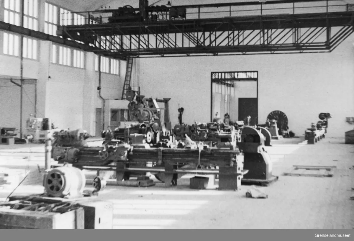 Maskinhallen på mekanisk verksted, Sydvaranger, 17. august 1948.